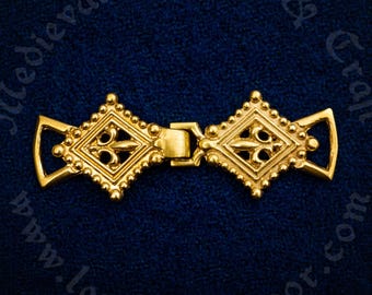 Medieval hooked-clasp replica, 15th-16th centuries. A great gift for a dedicated re-enactor or a historian.