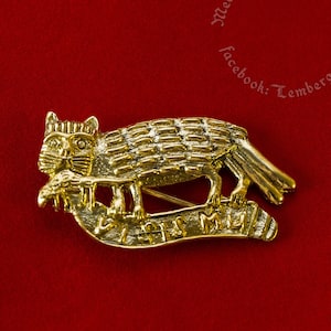 Medieval Pilgrim Badge &quot;VISIS MU&quot; (I’ve caught the mouse”). Replica of the 14th-century Renaissance costume.