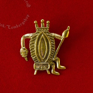 Ironic Shameless Medieval Pilgrim Badge "Queen". Replica of the 1350-1400 pin for medieval and renaissance costume.