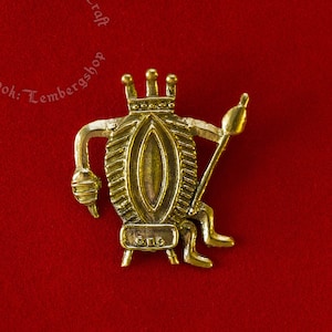 Ironic Shameless Medieval Pilgrim Badge &quot;Queen&quot;. Replica of the 1350-1400 pin for medieval and renaissance costume.