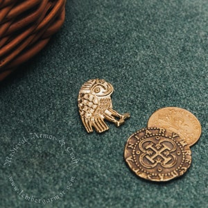 Owl Medieval badge replica. Pilgrim pin for a hat or a cloak, for Renaissance costume 14th-15th centuries. image 2