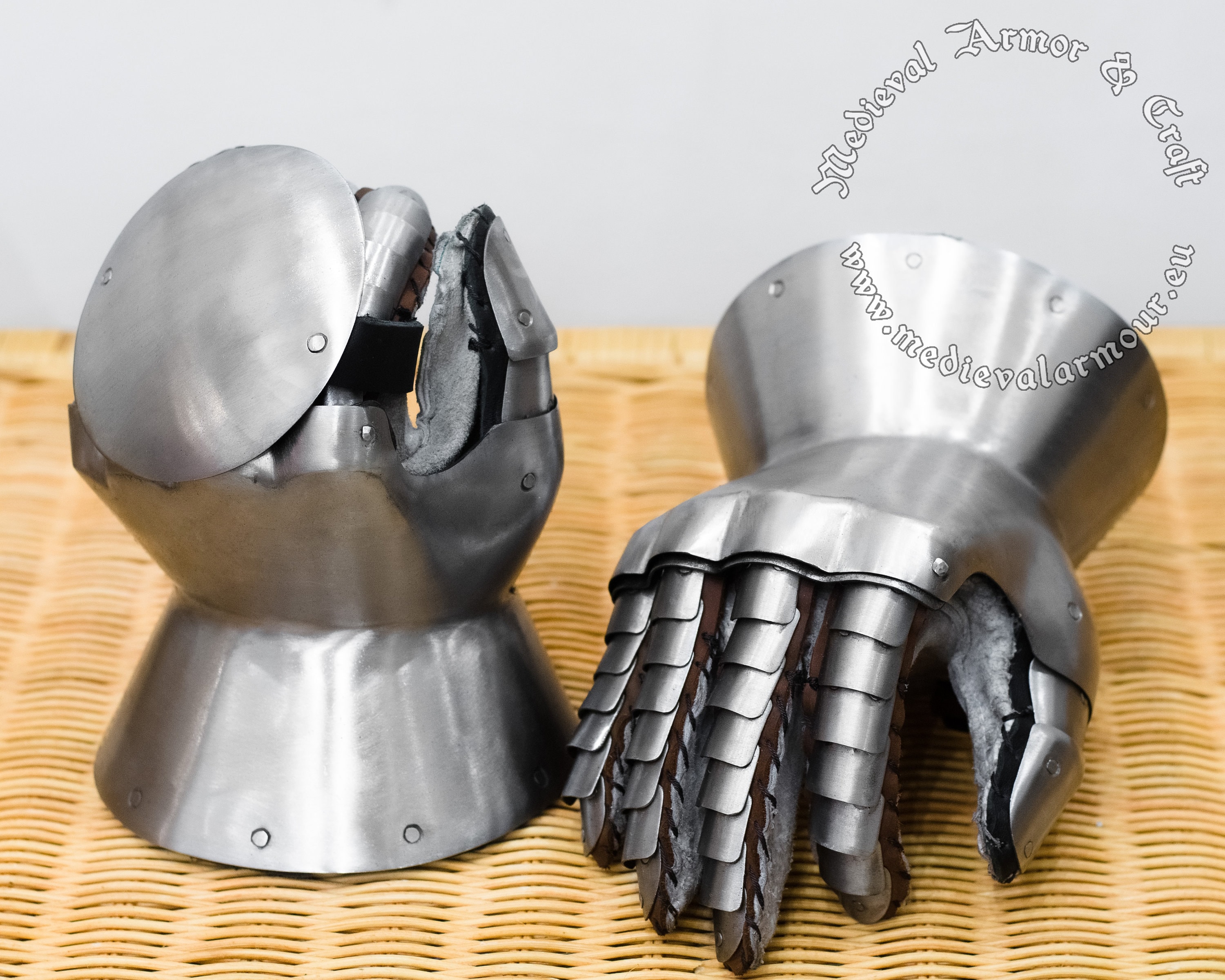 Medieval Hourglass Gauntlets With Scales on the Fingers for