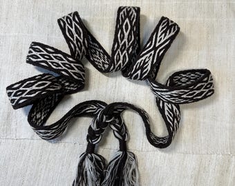 Ready to ship: 206cm! Tablet-Woven Wool Belt – Viking Age-Inspired Reenactment Belt, 20 Cards, Dark Brown & White.