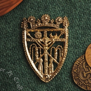 Crucifix as a Shield. Medieval badge Museum replica Brook Wharf, London. Pilgrim pin for a Renaissance costume 14th-15th centuries.