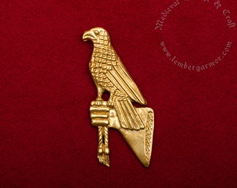Halcón, caza de pájaros Réplica de placa medieval. Alfiler de peregrino para sombrero o manto, para traje renacentista del siglo XV.