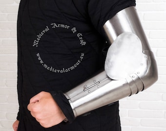 Medieval buhurt plate arm protection with straight bracers of the late 14th century. Buhurt International, ACL, and IMCF standards for hand.