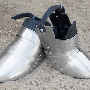 Medieval sabatons.  Knights&#39; armor for shoes.  Can be used in Buhurt International, IMCF, and SCA full-contact combat.