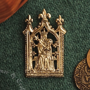 Medieval badge Virgin Mary with Baby Jesus, London Museum replica. Pilgrim pin for a Renaissance costume 14th-15th centuries.