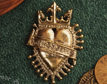 The Crowned Heart Medieval badge replica.Pilgrim pin for a hat or a cloak, for Renaissance costume 14th-15th centuries.