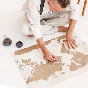 World Map Travel Tracker - Grande carte du monde à gratter de luxe - États délimités, 2267 villes, 2020 Informations | COMPAS CARTE