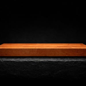 OLDRYE Nature Cherry Facette | Tábua de corte e servir de design exclusivo, feita em madeira de cerejeira | 49x29x4 cm | Corte ergonômico de 70 graus | Feita à mão