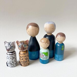 Muñecas de madera personalizadas para la familia / Regalo familiar personalizado / Regalo para niños y padres / Figuras de madera hechas a mano / Recuerdo de vacaciones imagen 7
