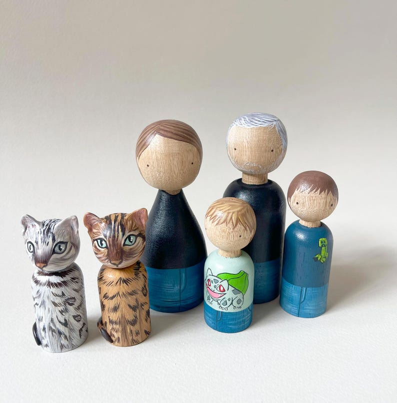 Muñecas de madera personalizadas para la familia / Regalo familiar personalizado / Regalo para niños y padres / Figuras de madera hechas a mano / Recuerdo de vacaciones imagen 7