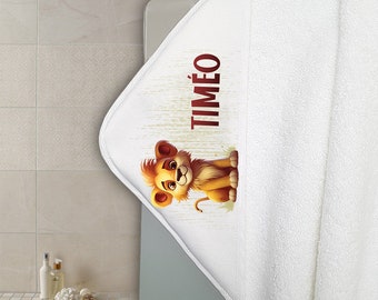 Cape de bain en éponge personnalisable avec prénom modèle lion