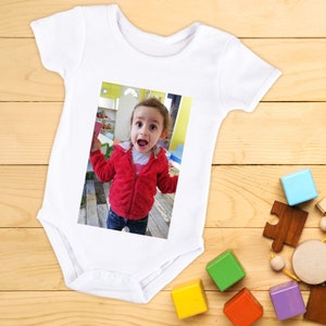 Body bébé ou tee-shirt personnalisable avec votre photo image 1