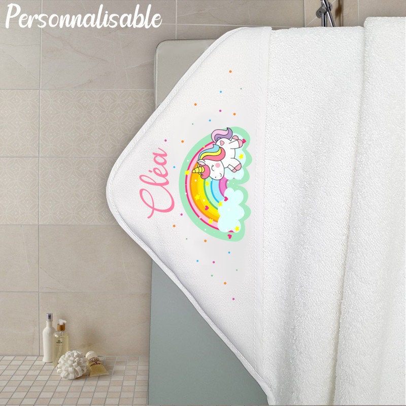 Cape de Bain en Éponge Personnalisable avec Prénom Modèle Licorne Arc-En-Ciel