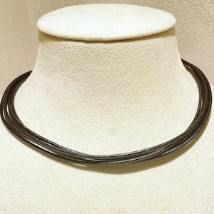Authentic BVLGARI Necklace Choker Five Strand Black 18K 750 Yellow Gold/Leather