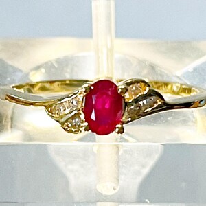Oval Brilliant Ruby and Diamond 14k Yellow Gold Ring Size 6.5