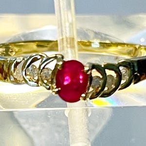 Oval Brilliant Ruby and Diamond 14k Yellow Gold Ring Size 6