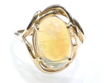 14k Yellow Gold Australian Jelly Opal Oval Cabochon Ring