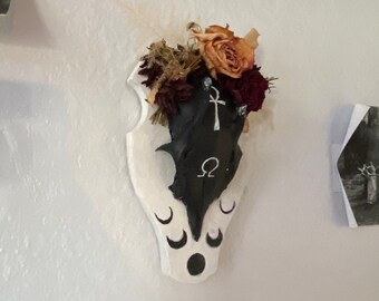 Taxidermie stuk met heidense symbolen. druïde kunst. heidense kunst. keukenwitch. donkere symboliek. Occulte kunst aan de muur. Samhain. othic thuis decore. verschrikking