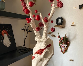 taxidermy inspired by snowwhite. Horror occult skull art. white and red art. fantasy taxidermy. eerie odditie and curiosity, unique antler.