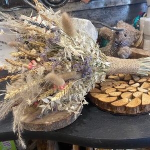 Bruidsboeket in gedroogde en gestabiliseerde bloemen