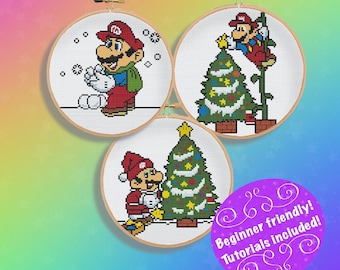 Conjunto de enfeites de Natal com padrão de ponto cruz do Mario