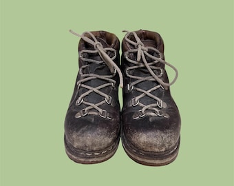 Vintage kids leather mountaineering hiking boots Munari Italy