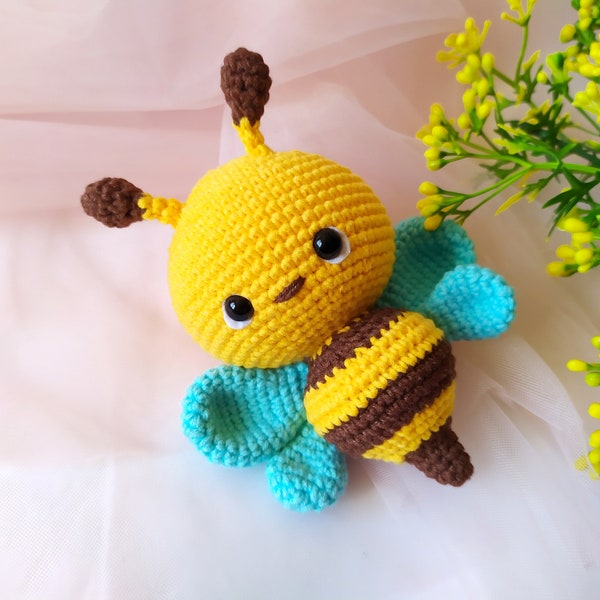 Baby rattle honey bee. Honey bee decor. Stuffed bee toy. Crochet bumble bee. Spring bee decor. Mini bee toy