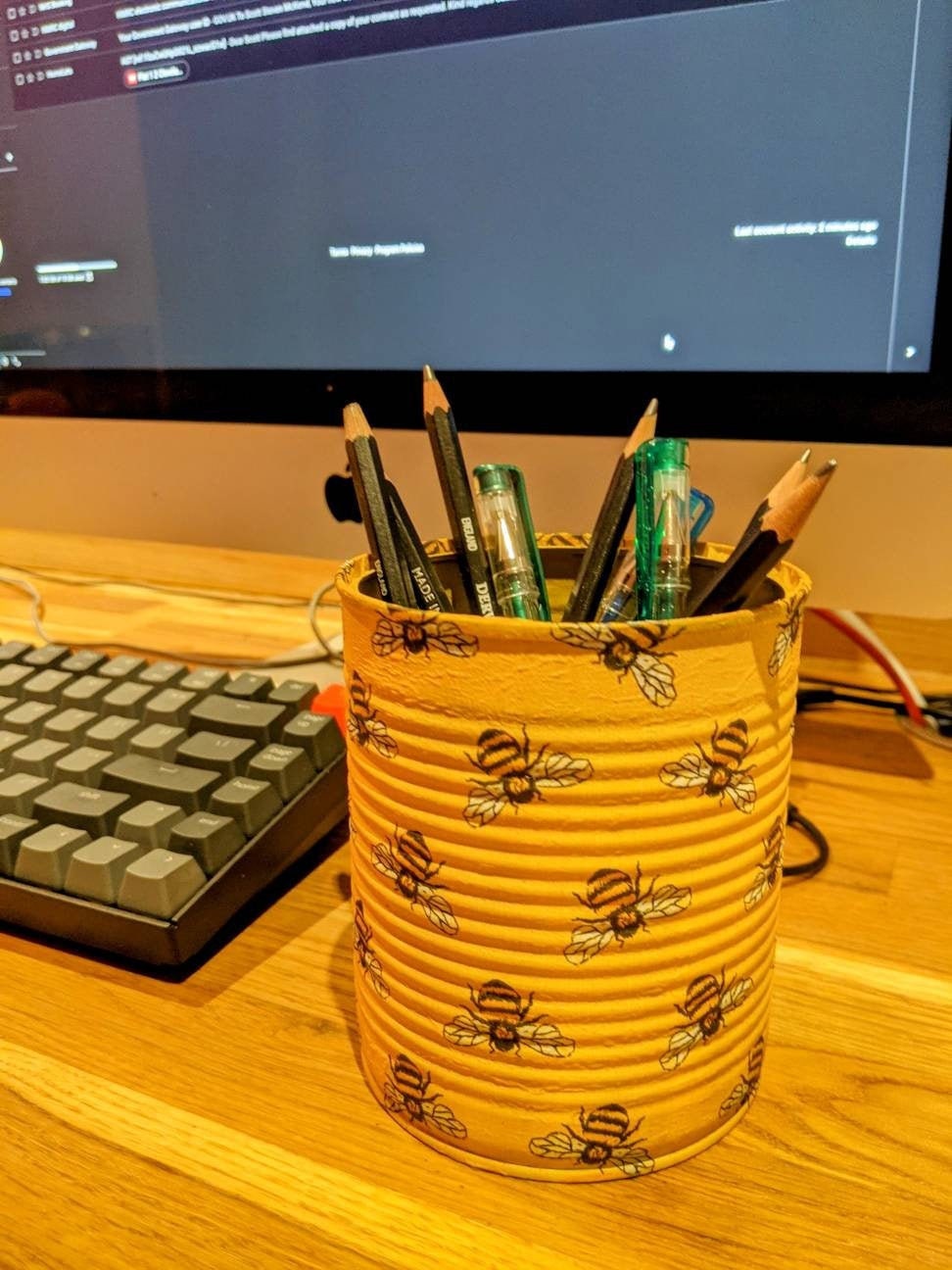 Honeycomb Desk Organizer Pen Holder / Pencil Holder / Planner / Pen Holder  / Desk Organizer / Bees / 3D Printed 