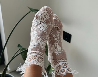 Chaussettes transparentes en tulle et dentelle faites main pour toutes les femmes. Convient à toutes les célébrations !