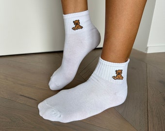 Chaussettes décontractées marguerites ours en peluche Chaussettes à tricoter mignonnes mini animaux en coton Belles chaussettes respirantes pour femmes