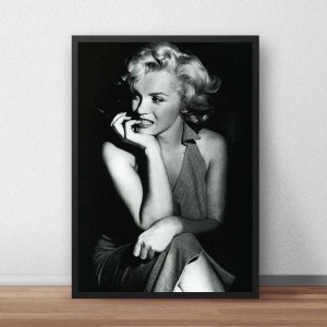 Marilyn Monroe wall art Marilyn Monroe Smiling photograph Fashion print Vintage photo Actress Beach Marilyn Monroe print Marilyn Monroe art