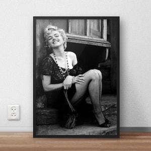 Marilyn Monroe Poster: Black and White Old Hollywood Fashion Print