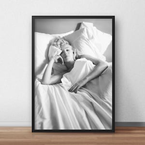 Marilyn Monroe Sleeping: Retro Photography Art Print