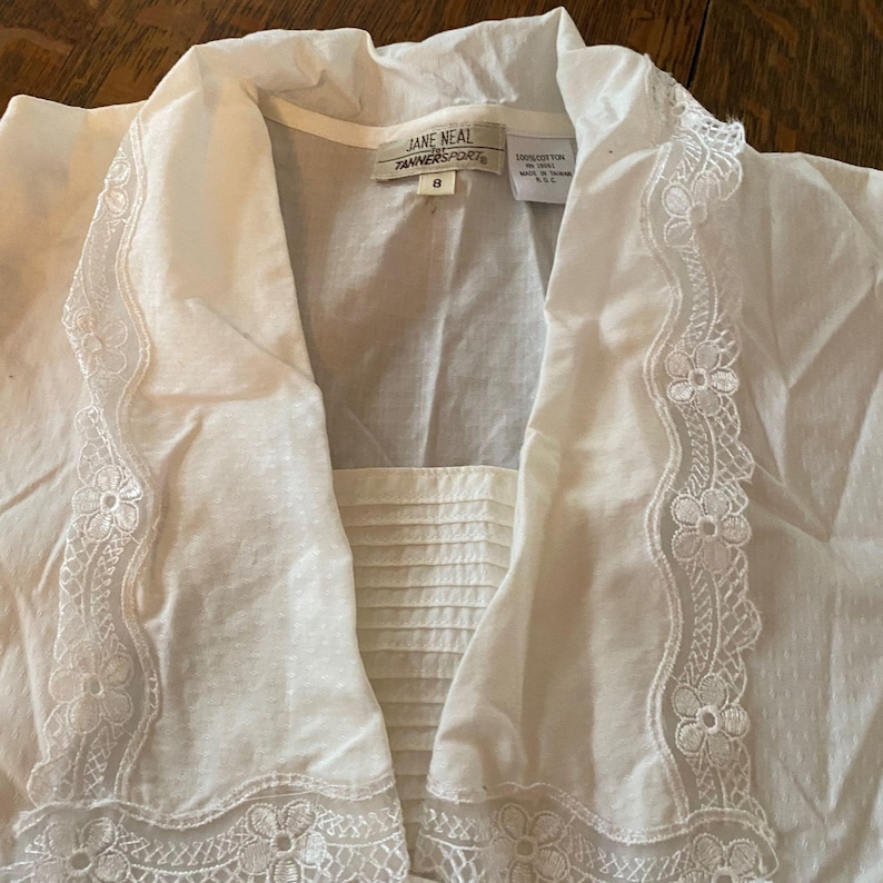 Vintage White Blouse Wide Lace trim color Jane Neal for Tanner Sport Cotton Blouse snap in dickie