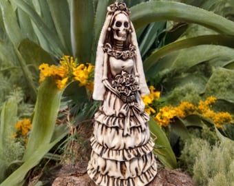 Santa Muerte Statue - Day of the Dead Statue La Catrina figurine 8-inch