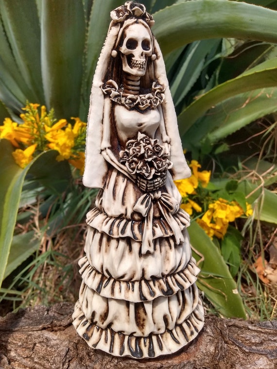 Estatua de la Santa Muerte Arte Maya La Catrina 8 - Etsy México Estatua de la Santa Muerte Arte Maya La Catrina 8 - Etsy México