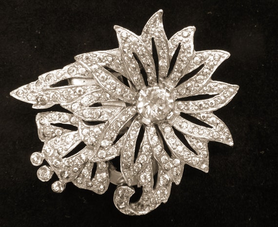 Vintage Rhinestone Flower Clip Pin/Pendant, Old H… - image 5