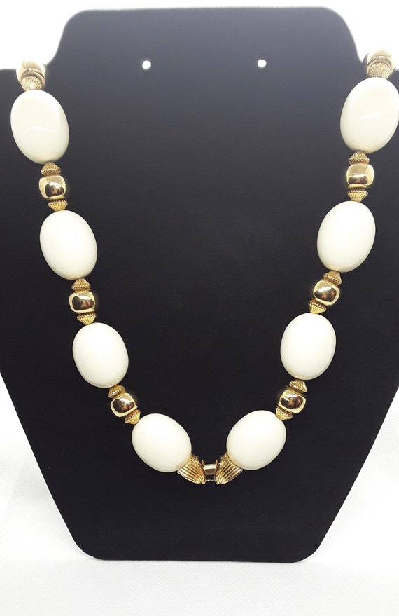 Vintage White and Gold Rare Trifari Beaded Statem… - image 2