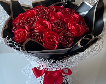 Roses éternelles, bouquet de roses, bouquet floral, roses en ruban, fleurs de fête des mères, fleurs d'anniversaire