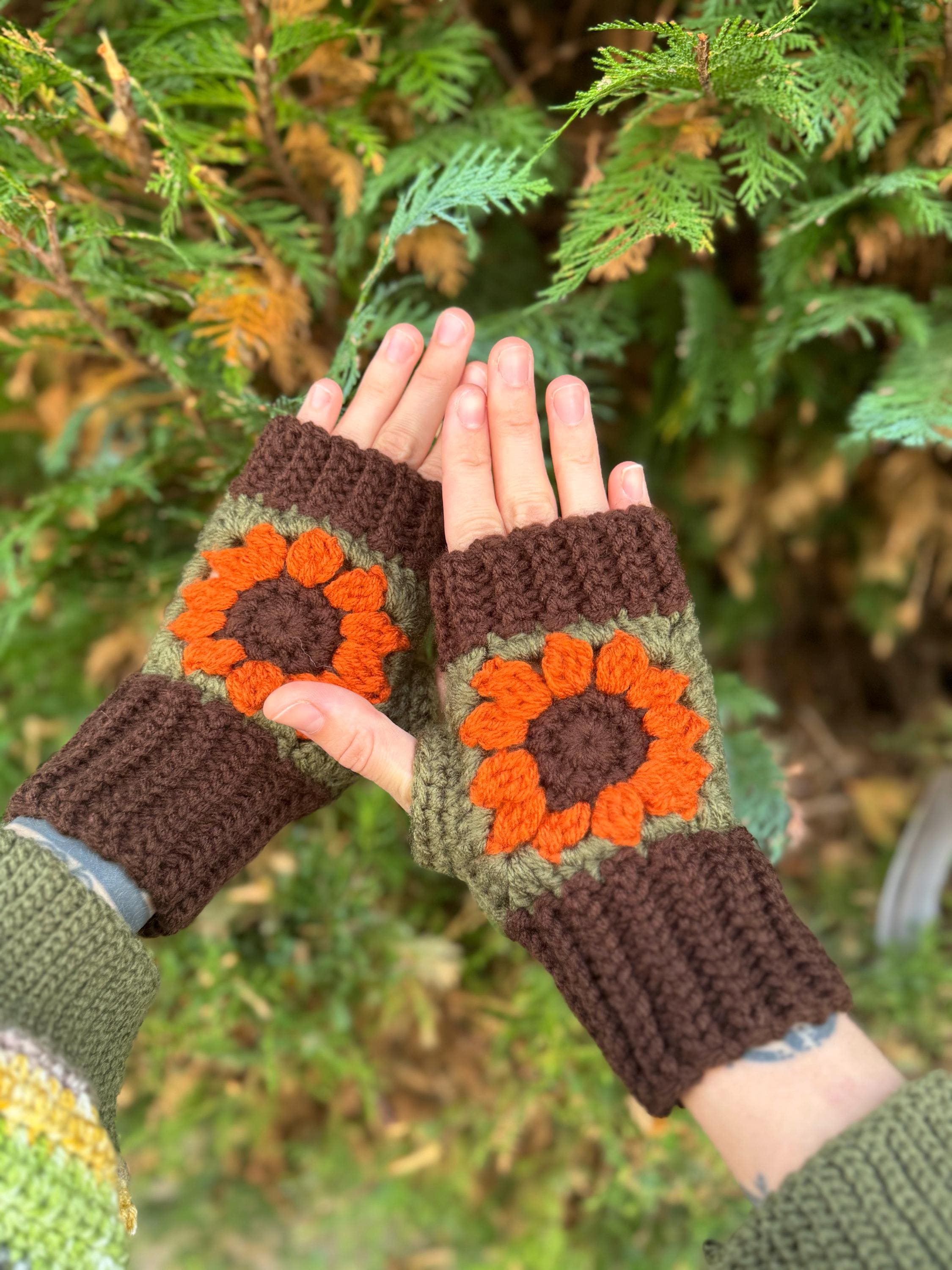 29 Victorian Fingerless Gloves Crochet Patterns to Add Elegant, Vintage Flair 17 Fingerless Gloves Crochet Pattern I Handmade Wrist