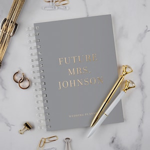 Future Mrs. Hochzeitsplaner, personalisiertes Hochzeitsplanerbuch, Goldfolie Brautpartygeschenk, individuelles Geschenk für Braut, Verlobungsgeschenk