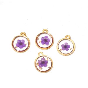 8PCS Gold Tone Real Dried Pressed Daffodil Flower Resin Round Charm , Purple Flower GYX1211