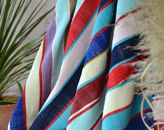 Authentic old Berber blanket 170X230 cm/ HAIK VINTAGE 132/ hand-woven Moroccan blanket/ unique and boho piece/ old fabric