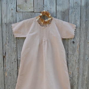 Vintage linen dress dyed with plants / recycled 20th century dress / vegetable dye rubarbe / boho style / dress size S / M
