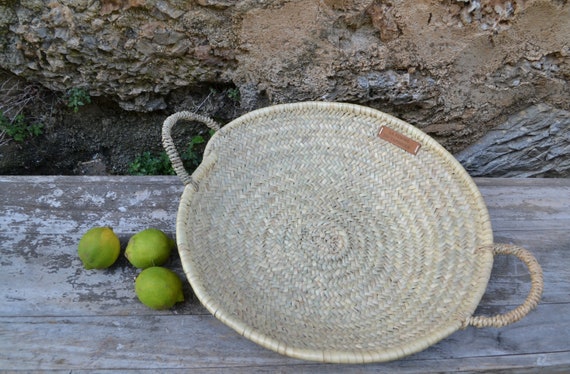 Corbeille plate en doum/ corbeille de rangement ou présentation en fibres naturelles/ Plat en feuilles de palmier tréssées/ déco murale