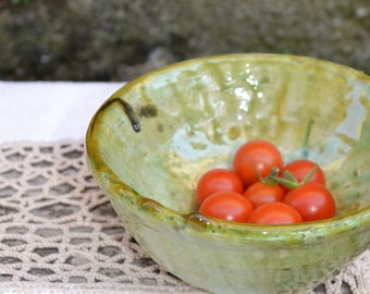 Glasierte Schale / Rohe, authentische und vollkommen unvollkommene TAMEGROUTE-Keramik / marokkanische Keramik in grüner Farbe / Dekoration