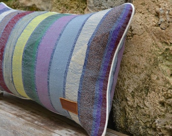 Colorful cushion made from vintage Berber blanket/cushion + zipped cover 60x30 cm/old haik cushion/boho decor/decoration